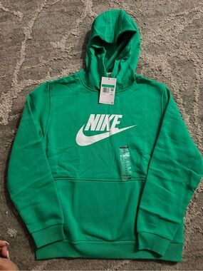 Nike Club Fleece Kids XL Stadium Green Hoodie NWT